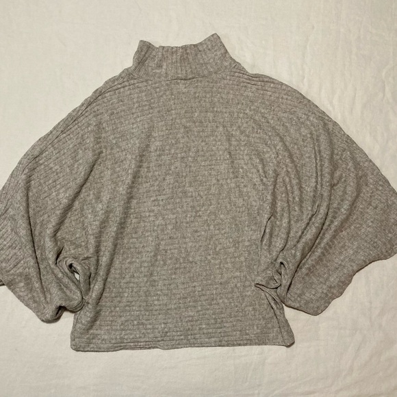 Sadie & Sage Lightweight Oversized Boxy Sweater with Kimono Sleeves - Picture 2 of 9